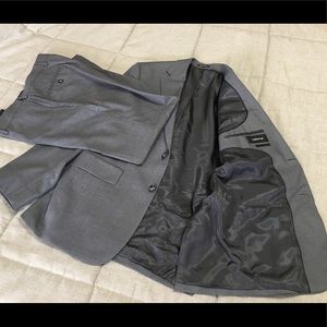 Claiborne mens suit size 38S. Gray